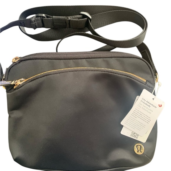 NWT Lululemon city adventurer crossbody bag - Picture 1 of 4